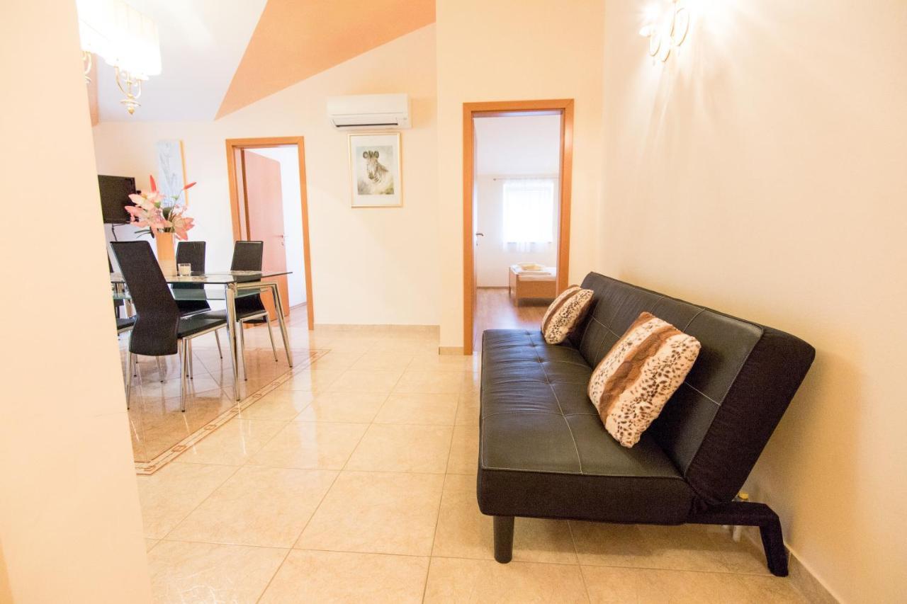 Apartments Natasa Murage Екстер'єр фото